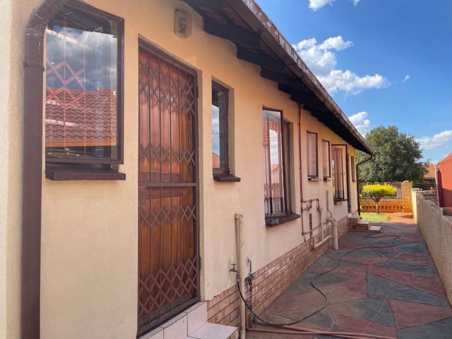 3 Bedroom Property for Sale in Tlhabane West North West